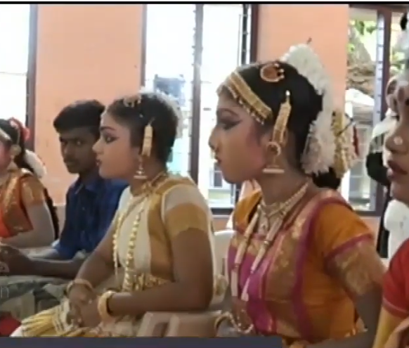 59 മണ്‍ചിരാതുകള്‍ മിഴി തുറന്നു; വേദികളും ഉണർന്നു, ആലപ്പുഴ ഉത്സവ ലഹരിയില്‍