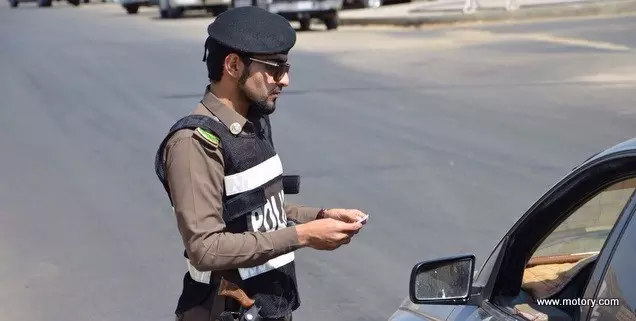 ട്രാഫിക് നിയമം ലംഘിച്ചതിന് സൗദിയില്‍ നിരവധി പേര്‍ക്ക് പിഴ ശിക്ഷ