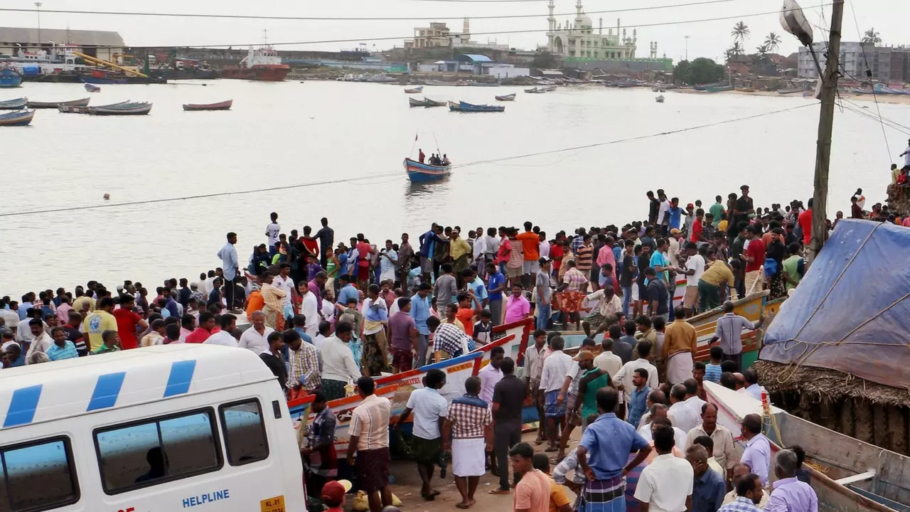 പരമ്പരാഗത മത്സ്യത്തൊഴിലാളിക്ക് അവന്റെ തൊഴിലിടത്തിൽ എന്ത് സുരക്ഷിതത്വമാണുള്ളത്? പരമ്പരാഗത മത്സ്യത്തൊഴിലാളിക്ക് അവന്റെ തൊഴിലിടത്തിൽ എന്ത് സുരക്ഷിതത്വമാണുള്ളത്?