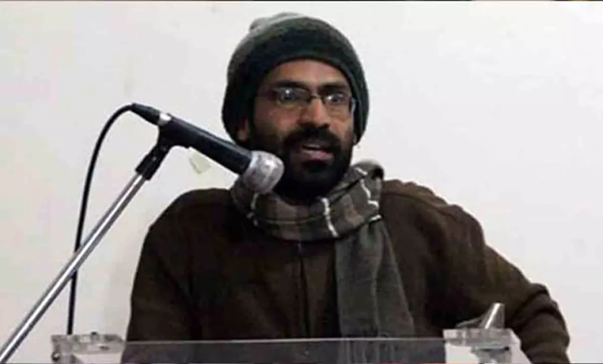 ഹാഥ്റസില് മലയാളി മാധ്യമപ്രവര്ത്തകന് ഉള്പ്പെടെ നാല് പേരെ യു.പി പൊലീസ് അറസ്റ്റ് ചെയ്തു ഹാഥ്റസില് മലയാളി മാധ്യമപ്രവര്ത്തകന് ഉള്പ്പെടെ നാല് പേരെ യു.പി പൊലീസ് അറസ്റ്റ് ചെയ്തു