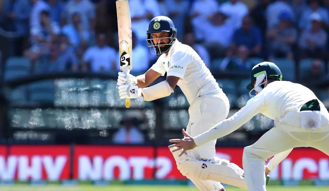 തകര്ച്ചയിലും പതറാതെ സെഞ്ച്വറിയുമായി പുജാര തകര്ച്ചയിലും പതറാതെ സെഞ്ച്വറിയുമായി പുജാര