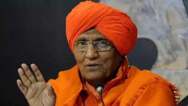 മുഖ്യമന്ത്രിക്ക് പിന്തുണ അറിയിച്ച് സ്വാമി അഗ്നിവേശ് മുഖ്യമന്ത്രിക്ക് പിന്തുണ അറിയിച്ച് സ്വാമി അഗ്നിവേശ്