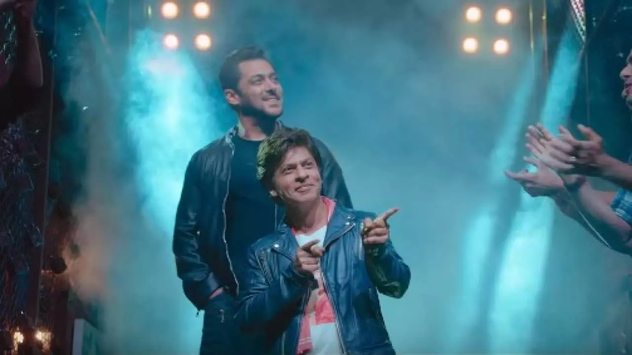 സല്മാനൊപ്പം ചുവട് വച്ച് ഷാരൂഖ് ഖാന്; സീറോയിലെ തകര്പ്പന് പാട്ട് കാണാം സല്മാനൊപ്പം ചുവട് വച്ച് ഷാരൂഖ് ഖാന്; സീറോയിലെ തകര്പ്പന് പാട്ട് കാണാം