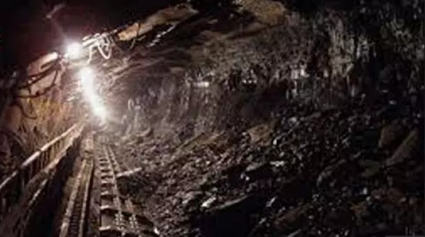 320 അടി ആഴമുള്ള ‘എലിമട’യില് പ്രളയം ഇരച്ചെത്തി; കുടുങ്ങിപ്പോയ 13 പേര്ക്കായി തിരച്ചില് തുടരുന്നു 320 അടി ആഴമുള്ള ‘എലിമട’യില് പ്രളയം ഇരച്ചെത്തി; കുടുങ്ങിപ്പോയ 13 പേര്ക്കായി തിരച്ചില് തുടരുന്നു