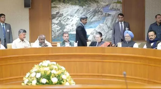 കേന്ദ്ര സര്ക്കാരിനെതിരെ ആഞ്ഞടിക്കാന് പ്രതിപക്ഷ പാര്ട്ടികള് കേന്ദ്ര സര്ക്കാരിനെതിരെ ആഞ്ഞടിക്കാന് പ്രതിപക്ഷ പാര്ട്ടികള്