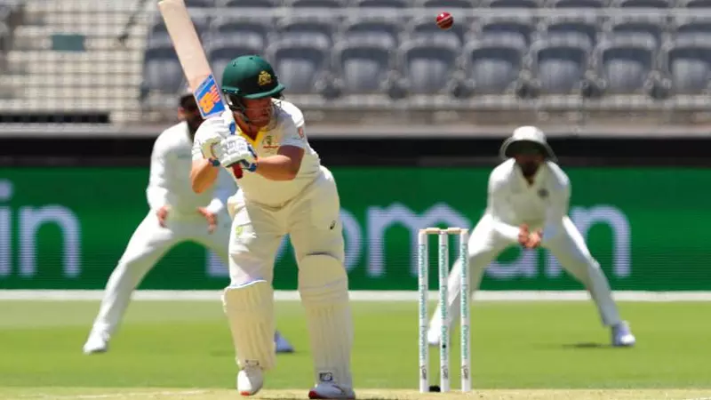 പെര്‍ത്ത് ടെസ്റ്റ്; ആസ്ത്രേലിയക്ക് രണ്ടു വിക്കറ്റ് നഷ്ടമായി