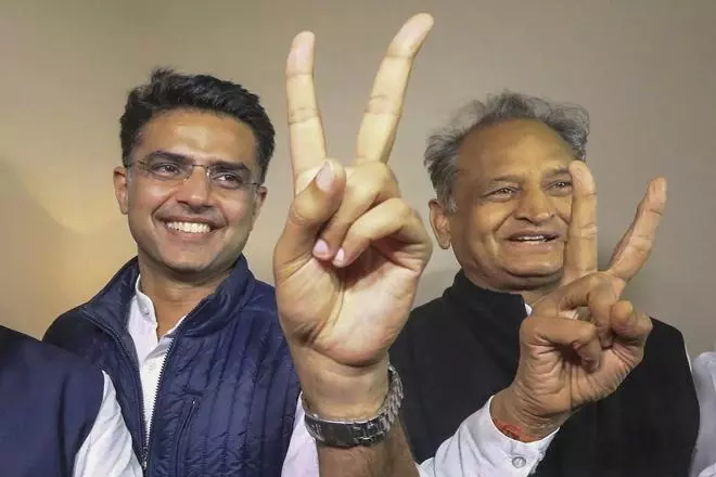 രാജസ്ഥാനിലും മധ്യപ്രദേശിലും മുഖ്യമന്ത്രിയാരെന്ന് ഇന്നറിയാം രാജസ്ഥാനിലും മധ്യപ്രദേശിലും മുഖ്യമന്ത്രിയാരെന്ന് ഇന്നറിയാം