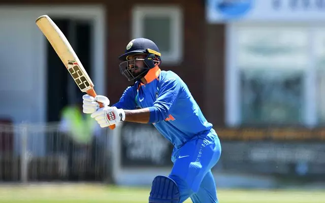 കിവീസിനെ പിന്തുടര്ന്ന് പിടിച്ച് ഇന്ത്യന് യുവനിര കിവീസിനെ പിന്തുടര്ന്ന് പിടിച്ച് ഇന്ത്യന് യുവനിര