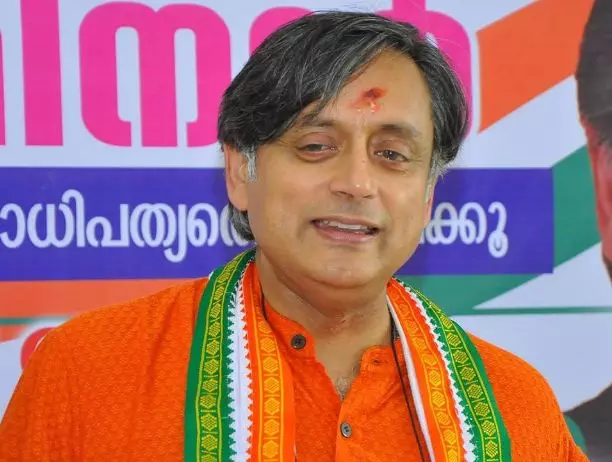 ജെയ്റ്റ്‌ലിയുടെ വാക്കുകള്‍ കടമെടുത്ത് ശശി തരൂര്‍