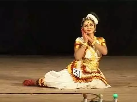 മോഹിനിമാര്‍ കയ്യടക്കിയ രണ്ടാം വേദി