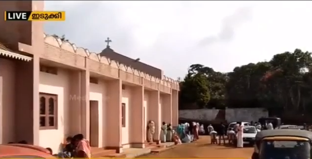 പള്ളി പൂട്ടി കുര്‍ബാന; ഇടുക്കിയില്‍ ഓർത്തഡോക്സ് പള്ളിയിൽ സംഘർഷം