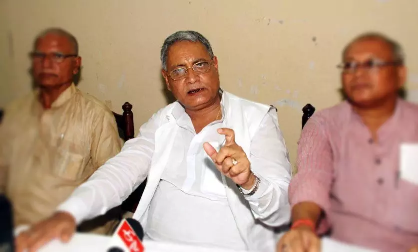 റോബര്ട്ട് വാദ്രക്ക് പിന്നാലെ ജഗദീഷ് ശര്മ്മയുടെ വീട്ടിലും എന്ഫോഴ്സ്മെന്റ് റെയ്ഡ് റോബര്ട്ട് വാദ്രക്ക് പിന്നാലെ ജഗദീഷ് ശര്മ്മയുടെ വീട്ടിലും എന്ഫോഴ്സ്മെന്റ് റെയ്ഡ്