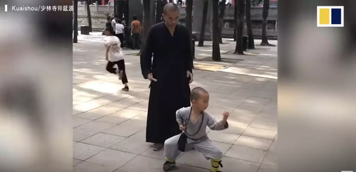 അഞ്ച് മണിക്ക് എഴുന്നേല്ക്കും, അഞ്ച് മണിക്കൂര് കഠിന പരിശീലനം: മൂന്ന് വയസ്സുകാരന്റെ കുങ്ഫു പരിശീലനം കാണാം അഞ്ച് മണിക്ക് എഴുന്നേല്ക്കും, അഞ്ച് മണിക്കൂര് കഠിന പരിശീലനം: മൂന്ന് വയസ്സുകാരന്റെ കുങ്ഫു പരിശീലനം കാണാം