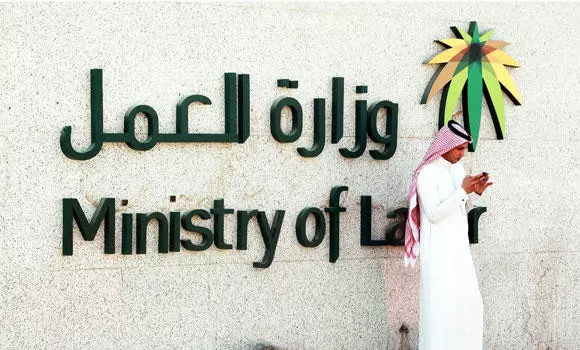 മദീന മേഖലയില് സ്വദേശിവത്കരണം ശക്തമാക്കാന് തൊഴില് മന്ത്രാലയം മദീന മേഖലയില് സ്വദേശിവത്കരണം ശക്തമാക്കാന് തൊഴില് മന്ത്രാലയം