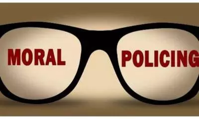 റാന്നിയിലേക്ക് പോവുകയായിരുന്ന കുടുംബത്തിന് നേരെ സദാചാരഗുണ്ടകളുടെ ആക്രമണം