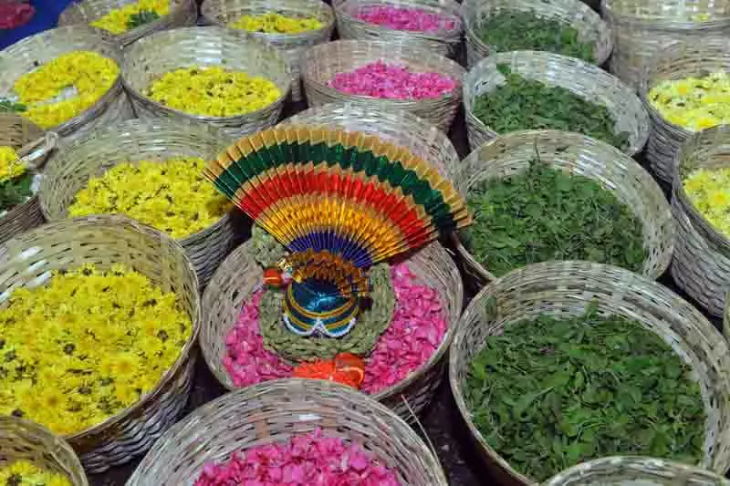 അഭിഷേക പ്രിയൻ അയ്യപ്പൻ; കൂടുതലിഷ്ടം പുഷ്പാഭിഷേകം