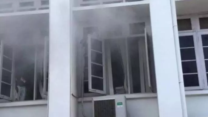 സെക്രട്ടറിയേറ്റിലെ തീപിടുത്തം ഷോർട്ട് സർക്യൂട്ട് മൂലം അല്ല; വിദഗ്ധ സമിതി റിപ്പോര്ട്ട് തള്ളി ഫോറൻസിക് റിപ്പോർട്ട് സെക്രട്ടറിയേറ്റിലെ തീപിടുത്തം ഷോർട്ട് സർക്യൂട്ട് മൂലം അല്ല; വിദഗ്ധ സമിതി റിപ്പോര്ട്ട് തള്ളി ഫോറൻസിക് റിപ്പോർട്ട്