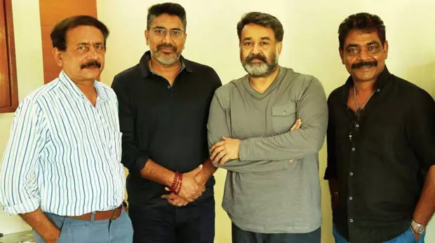 ഇന്നലെ ബി.ജെ.പിയായിരുന്നെങ്കില്‍ ഇന്ന് ശ്രീകുമാര്‍ മേനോന്‍: ലാല്‍ ഫാന്‍സിന് പൊങ്കാലയിട്ട് മടുത്ത് കാണും