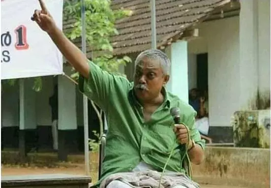 സൈമണ് ബ്രിട്ടോയുടെ മൃതദേഹം എറണാകുളത്തുള്ള വീട്ടിലെത്തിച്ചു സൈമണ് ബ്രിട്ടോയുടെ മൃതദേഹം എറണാകുളത്തുള്ള വീട്ടിലെത്തിച്ചു