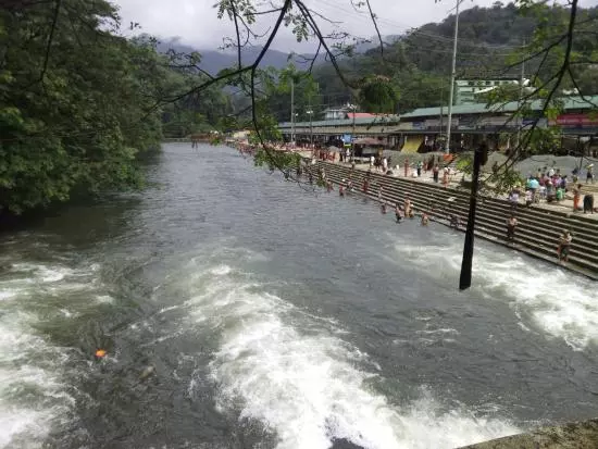 പമ്പയില്‍ വെള്ളം ഉറപ്പിക്കാന്‍ കുള്ളാര്‍ ഡാം തുറന്നു