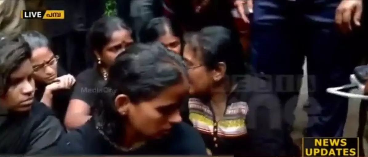 മനിതി സംഘത്തെ കയ്യൊഴിഞ്ഞ് സര്‍ക്കാരും ഹൈക്കോടതി നിരീക്ഷണ സമിതിയും