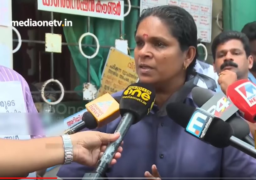 ’ഇതായിരുന്നു ഒരു വരുമാന മാര്‍ഗം, ഇനി...’ തൊടുപുഴ ഡിപ്പോയില്‍ നിന്നും വാസന്തി പടിയിറങ്ങിയത് ഈ മുറിഞ്ഞ വാക്കുകളും നിറഞ്ഞ കണ്ണുകളുമായാണ്