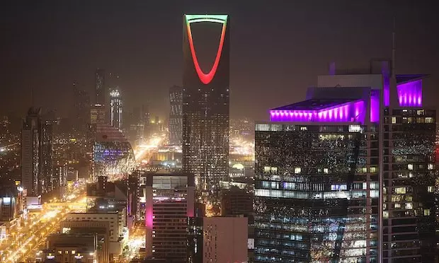 സ്വകാര്യമേഖലയിലെ സ്ഥാപനങ്ങള് നേരിടുന്ന പ്രശ്നങ്ങള് പഠിക്കാന് ഉന്നതതല കമ്മറ്റി; പതിനേഴ് സര്ക്കാര് വകുപ്പുകളെ ഉള്പ്പെടുത്തും സ്വകാര്യമേഖലയിലെ സ്ഥാപനങ്ങള് നേരിടുന്ന പ്രശ്നങ്ങള് പഠിക്കാന് ഉന്നതതല കമ്മറ്റി; പതിനേഴ് സര്ക്കാര് വകുപ്പുകളെ ഉള്പ്പെടുത്തും