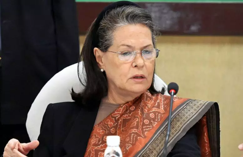 ശബരിമല യുവതി പ്രവേശനത്തിനെതിരെ യു.ഡി.എഫ് എം.പിമാരുടെ പ്രതിഷേധം: സോണിയ ഗാന്ധിക്ക് അതൃപ്തി