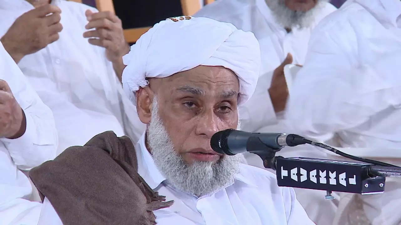 വനിതാമതില്: അബ്ദുസ്സമദ് പൂക്കോട്ടൂരിനെതിരെ സമസ്ത മുശാവറയില് വിമര്ശനം വനിതാമതില്: അബ്ദുസ്സമദ് പൂക്കോട്ടൂരിനെതിരെ സമസ്ത മുശാവറയില് വിമര്ശനം