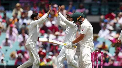 സിഡ്നി ക്രിക്കറ്റ് ടെസ്റ്റ്: വെളിച്ചക്കുറവ് മൂലം കളി നിര്‍ത്തി