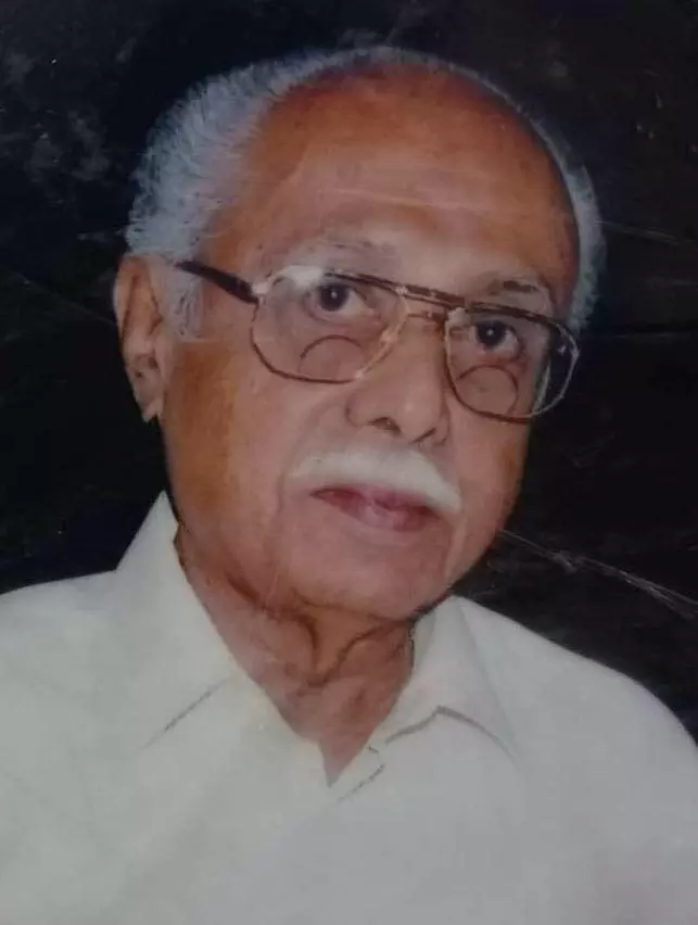 നടി ശരണ്യയുടെ പിതാവും സംവിധായകനുമായ എ.ബി രാജ് അന്തരിച്ചു നടി ശരണ്യയുടെ പിതാവും സംവിധായകനുമായ എ.ബി രാജ് അന്തരിച്ചു