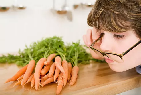 കണ്ണിന് ആരോഗ്യം വേണോ? ഭക്ഷണത്തില് ഇവ ഉള്പ്പെടുത്തൂ... കണ്ണിന് ആരോഗ്യം വേണോ? ഭക്ഷണത്തില് ഇവ ഉള്പ്പെടുത്തൂ...