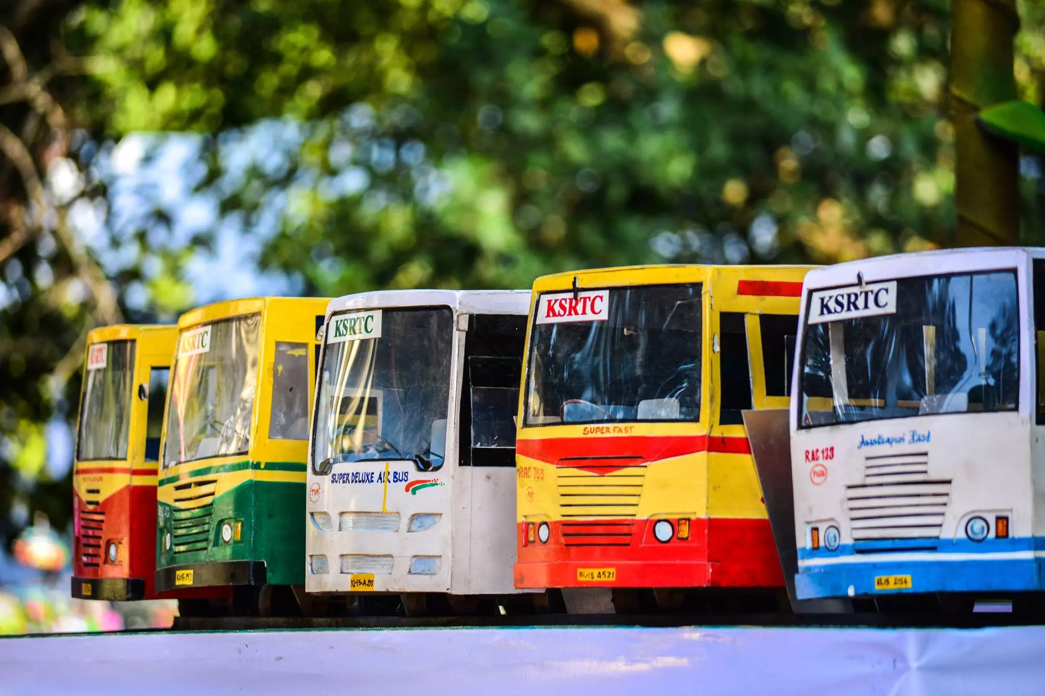 കെ.എസ്.ആര്.ടി.സിയുടെ വരുമാനത്തില് വര്ദ്ധനവ്; ഏഴ് കോടിയിലധികം രൂപ കഴിഞ്ഞ ദിവസത്തെ വരുമാനം കെ.എസ്.ആര്.ടി.സിയുടെ വരുമാനത്തില് വര്ദ്ധനവ്; ഏഴ് കോടിയിലധികം രൂപ കഴിഞ്ഞ ദിവസത്തെ വരുമാനം