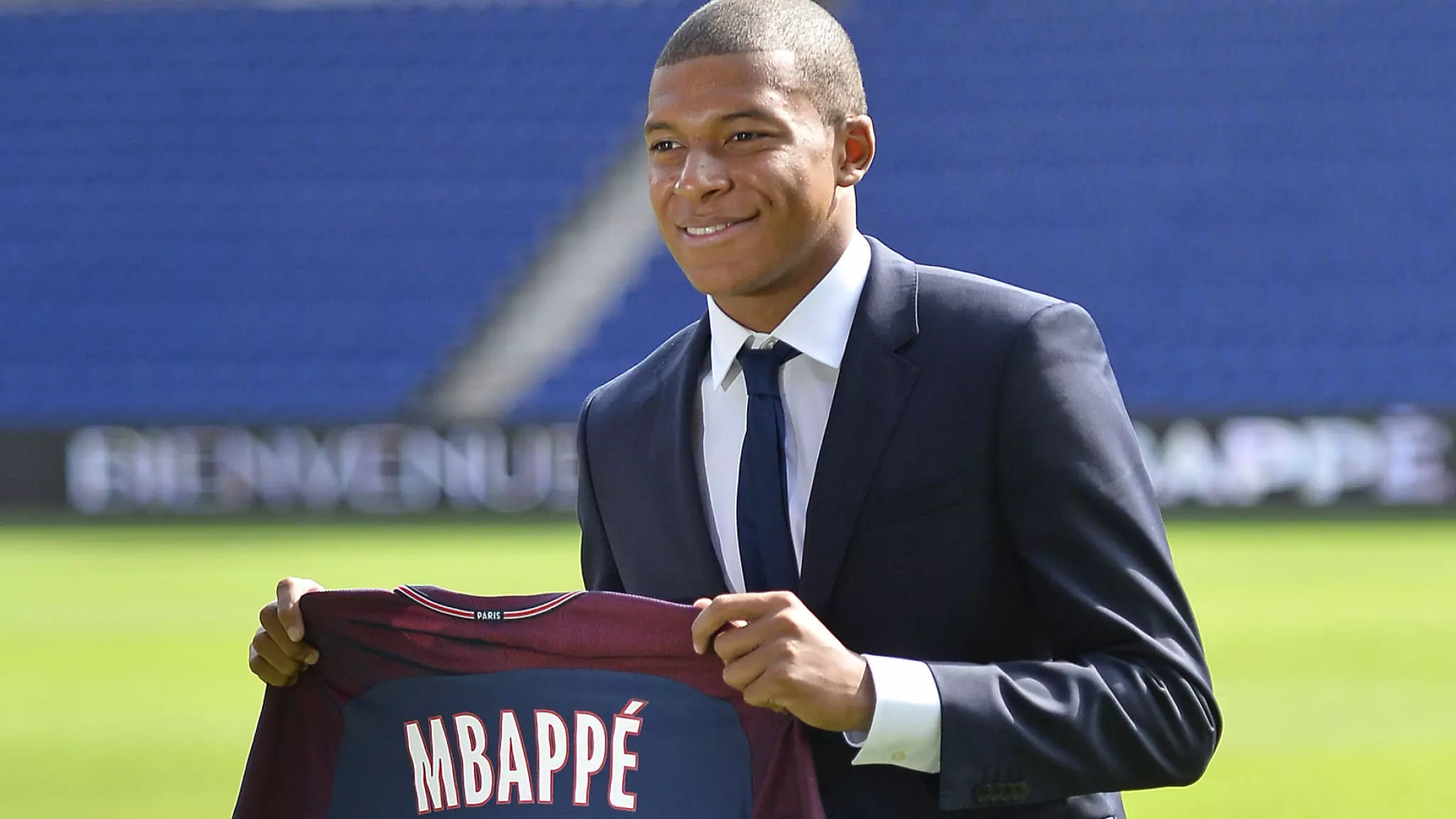 സലയെ തിരയാന് പണം നല്കി എംബാപ്പെ സലയെ തിരയാന് പണം നല്കി എംബാപ്പെ