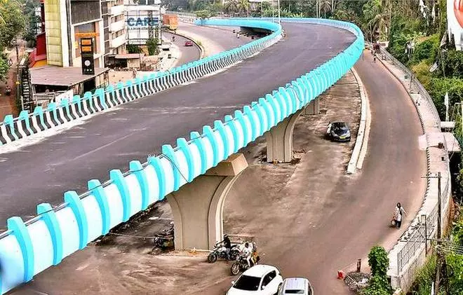 കാത്തിരിപ്പിന് വിരാമം; രാമനാട്ടുകര തൊണ്ടയാട് മേല്പാലങ്ങള് നാളെ ഉദ്ഘാടനം ചെയ്യും കാത്തിരിപ്പിന് വിരാമം; രാമനാട്ടുകര തൊണ്ടയാട് മേല്പാലങ്ങള് നാളെ ഉദ്ഘാടനം ചെയ്യും