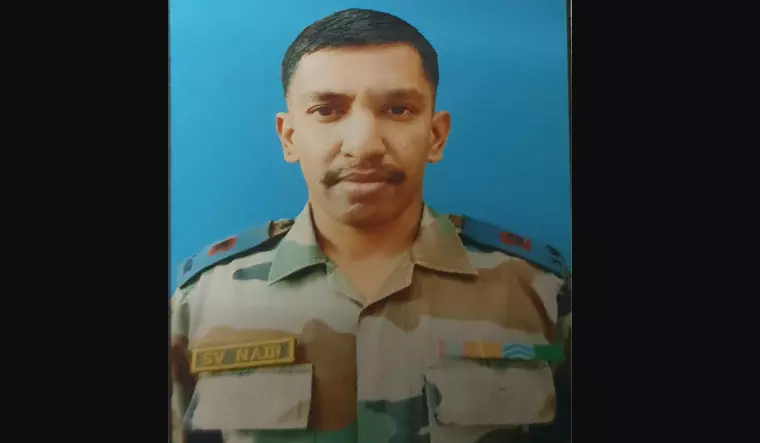 കശ്മീരില് സ്ഫോടനം; മലയാളി മേജര് അടക്കം രണ്ടു പേര് കൊല്ലപ്പെട്ടു കശ്മീരില് സ്ഫോടനം; മലയാളി മേജര് അടക്കം രണ്ടു പേര് കൊല്ലപ്പെട്ടു