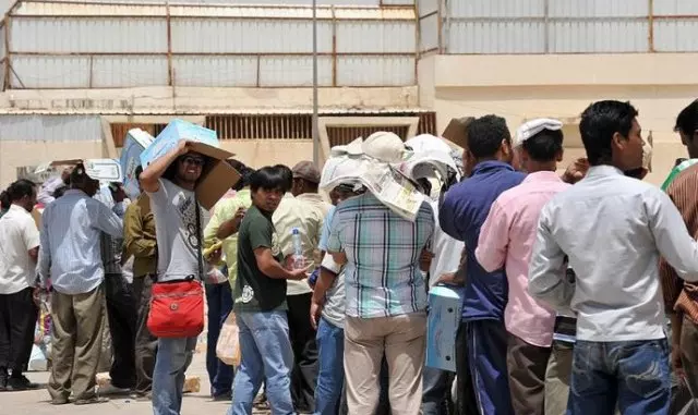 സൗദിയില് സ്വദേശിവല്ക്കരണത്തിന്റെ മൂന്നാം ഘട്ടത്തിന് നാളെ തുടക്കം സൗദിയില് സ്വദേശിവല്ക്കരണത്തിന്റെ മൂന്നാം ഘട്ടത്തിന് നാളെ തുടക്കം