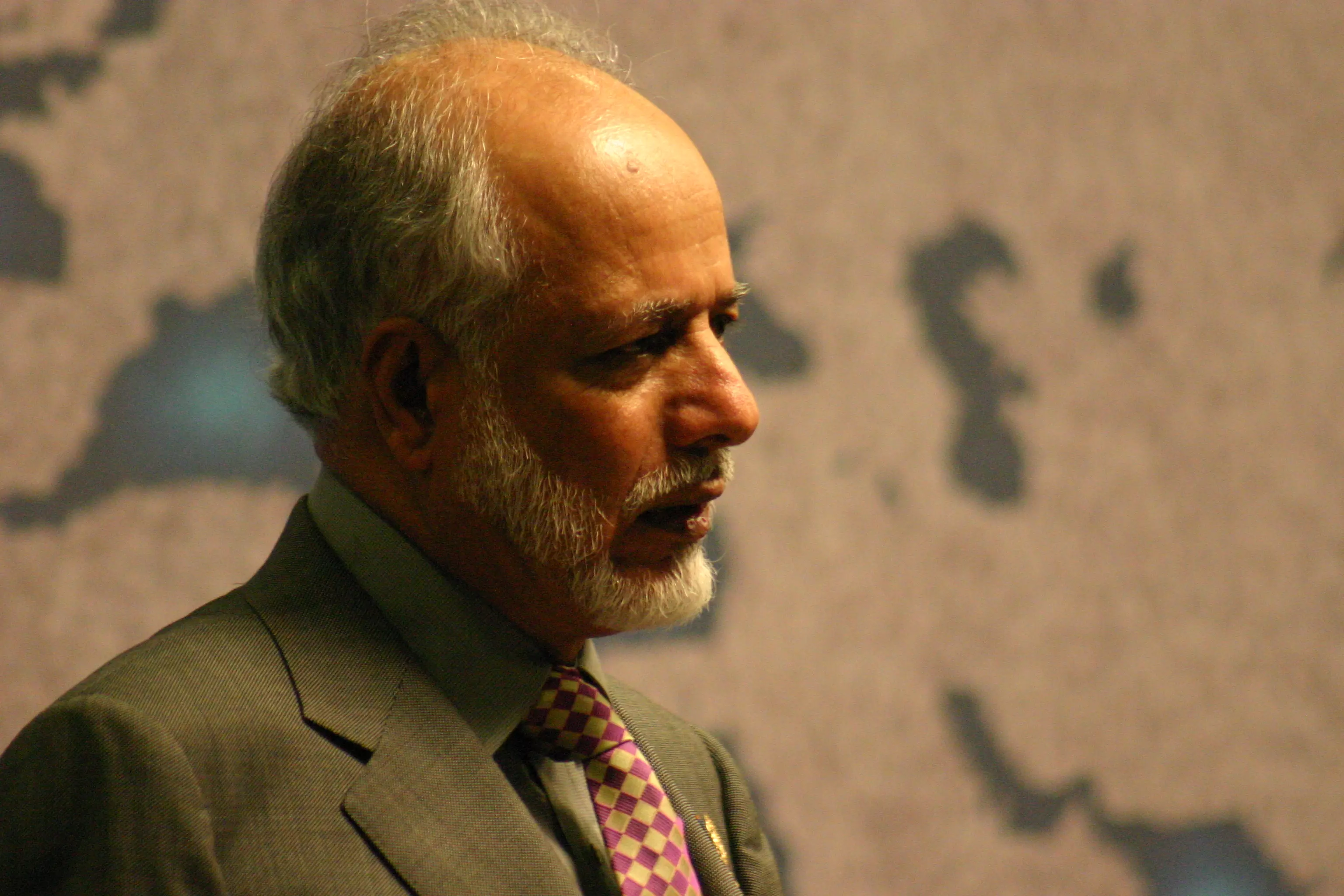 സമാധാനമാണ് ഒമാന്റെ തത്വശാസ്ത്രം - യൂസുഫ് ബിൻ അലവി സമാധാനമാണ് ഒമാന്റെ തത്വശാസ്ത്രം - യൂസുഫ് ബിൻ അലവി