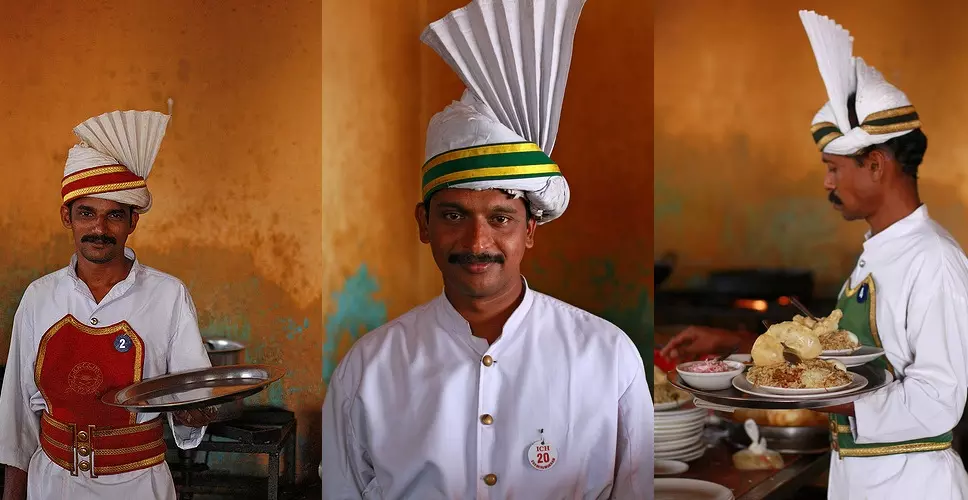 മഹാരാഷ്ട്രയില് 13 ഹോട്ടല് വെയിറ്റര് പദവികളിലേക്ക് അപേക്ഷിച്ചത് 7000ത്തോളം പേര്; അപേക്ഷിച്ചവരില് കൂടുതലും ബിരുദ ധാരികള് മഹാരാഷ്ട്രയില് 13 ഹോട്ടല് വെയിറ്റര് പദവികളിലേക്ക് അപേക്ഷിച്ചത് 7000ത്തോളം പേര്; അപേക്ഷിച്ചവരില് കൂടുതലും ബിരുദ ധാരികള്