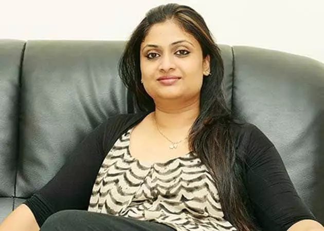 ‘താക്കറെ’ ട്രെയ്ലർ ഷെയർ ചെയ്ത് ഗീതു മോഹൻദാസ് വിവാദത്തിൽ ‘താക്കറെ’ ട്രെയ്ലർ ഷെയർ ചെയ്ത് ഗീതു മോഹൻദാസ് വിവാദത്തിൽ