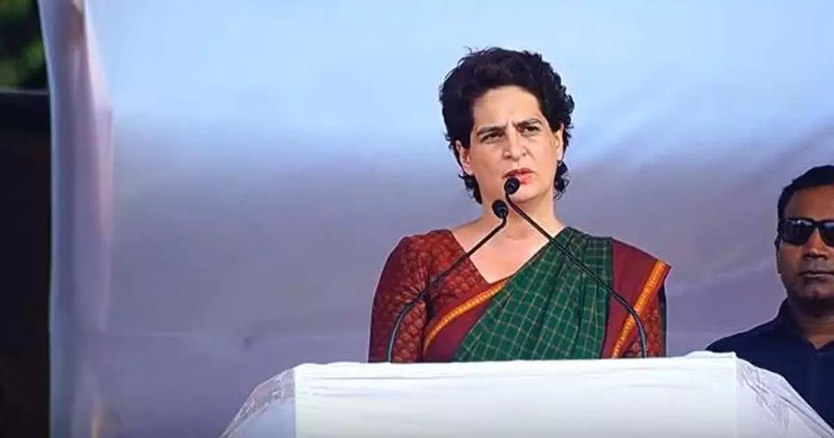 ജവാന് വസന്തകുമാറിന്റെ വീട് പ്രിയങ്ക ഗാന്ധി ഇന്ന് സന്ദര്ശിക്കും ജവാന് വസന്തകുമാറിന്റെ വീട് പ്രിയങ്ക ഗാന്ധി ഇന്ന് സന്ദര്ശിക്കും