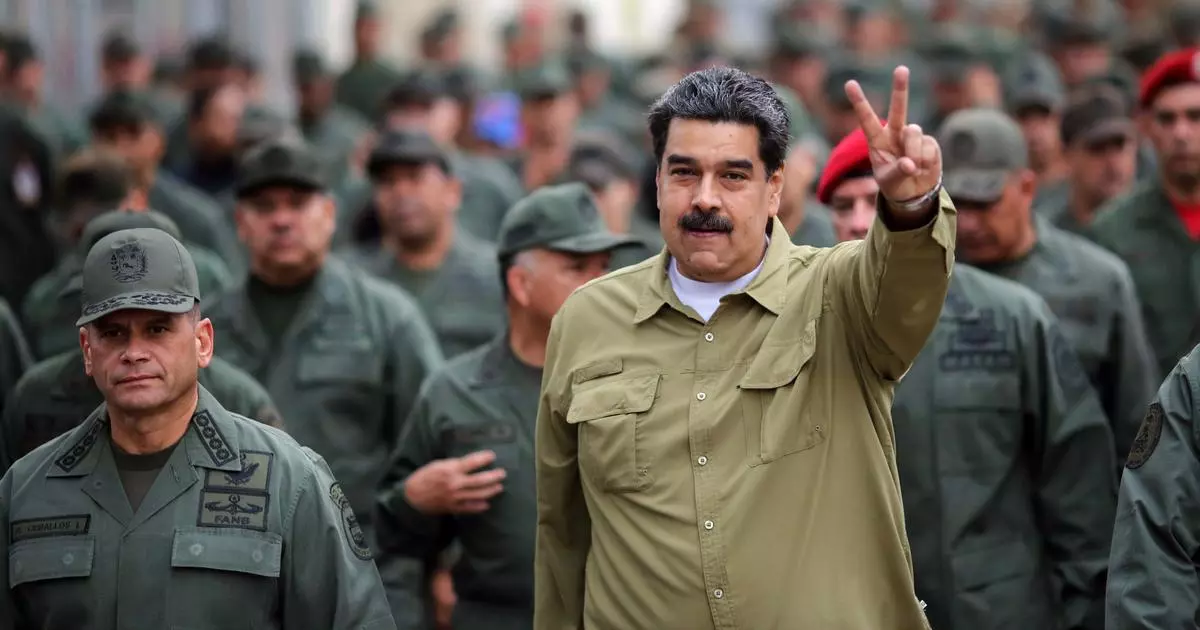 വെനസ്വേലയില് സ്വരം കടുപ്പിച്ച് അമേരിക്ക; യാത്രാ വിലക്ക് ഏര്പ്പെടുത്താന് നീക്കം വെനസ്വേലയില് സ്വരം കടുപ്പിച്ച് അമേരിക്ക; യാത്രാ വിലക്ക് ഏര്പ്പെടുത്താന് നീക്കം