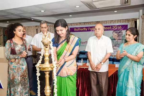 വേലിതന്നെ വിളവ് തിന്നുന്ന നാട് 