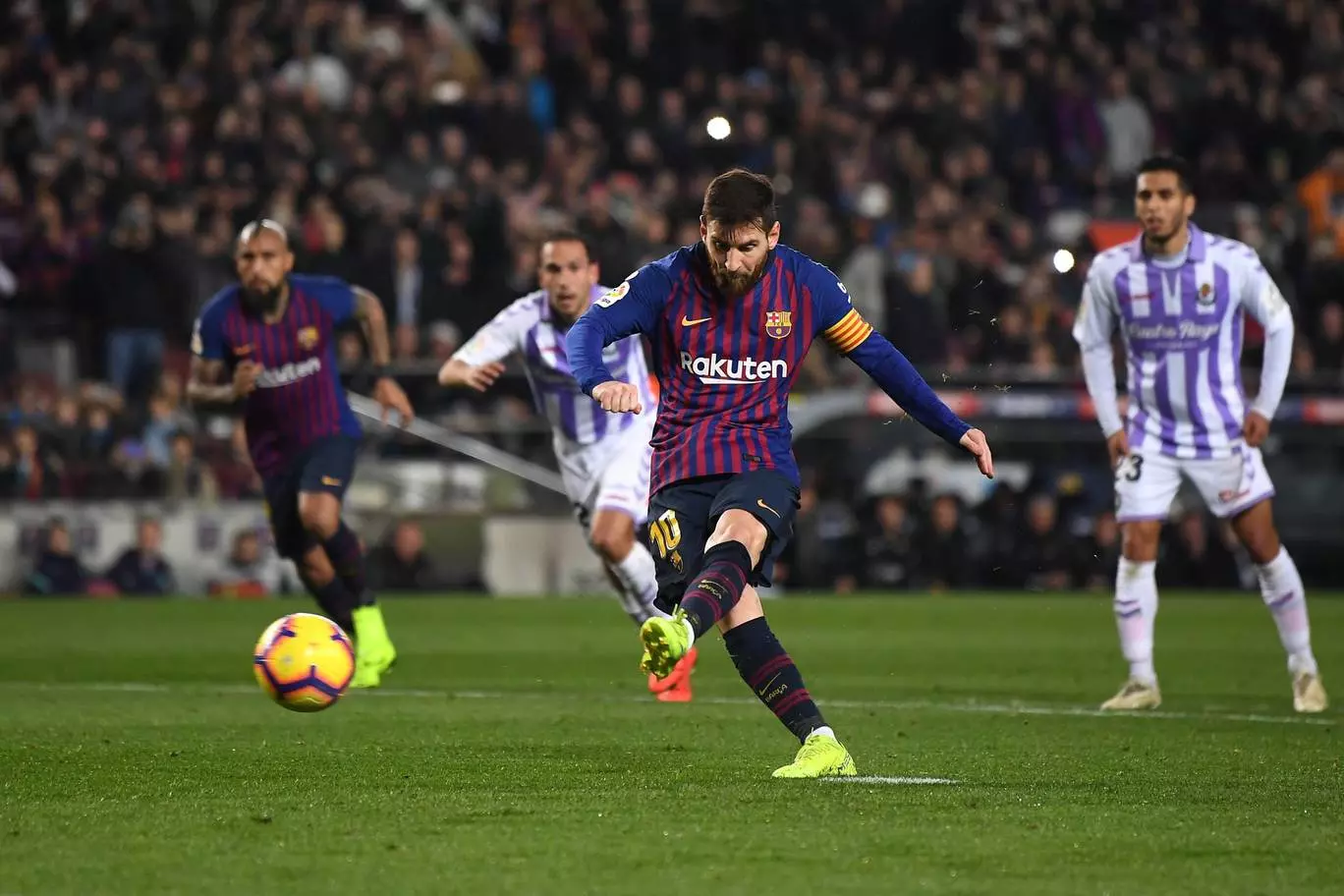 മറ്റൊരു റെക്കോര്ഡുമായി മെസി; നേട്ടം സ്വന്തമാക്കുന്ന യൂറോപ്യന് ലീഗിലെ ആദ്യ കളിക്കാരന് മറ്റൊരു റെക്കോര്ഡുമായി മെസി; നേട്ടം സ്വന്തമാക്കുന്ന യൂറോപ്യന് ലീഗിലെ ആദ്യ കളിക്കാരന്