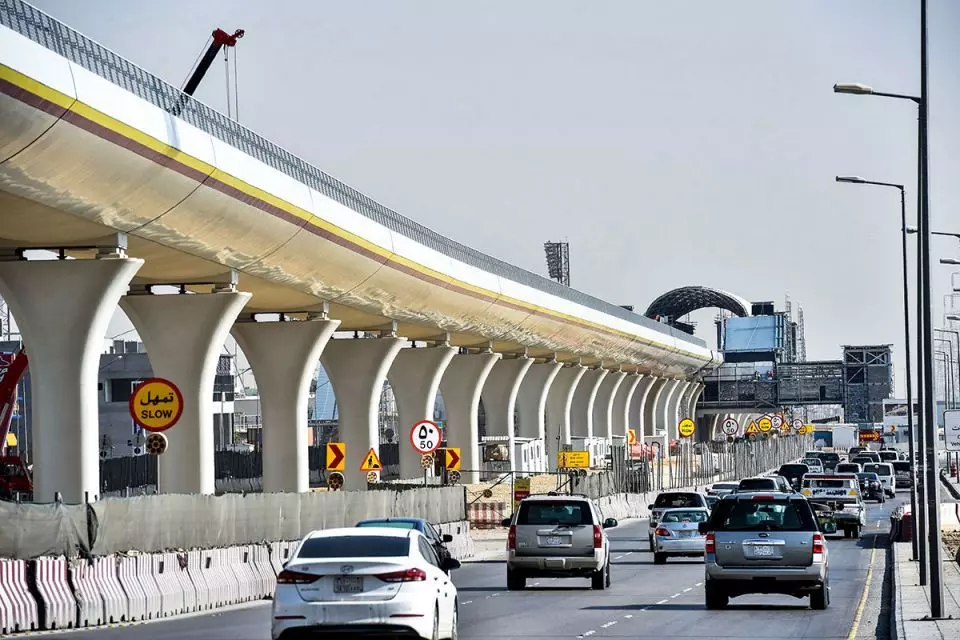 സൌദിയില് പൊതു ഗതാഗതം നിര്ത്തി വെച്ചു: നാളെ രാവിലെ മുതല് പ്രാബല്യത്തിലാകും; ലംഘിച്ചാല് വന്തുക പിഴ സൌദിയില് പൊതു ഗതാഗതം നിര്ത്തി വെച്ചു: നാളെ രാവിലെ മുതല് പ്രാബല്യത്തിലാകും; ലംഘിച്ചാല് വന്തുക പിഴ