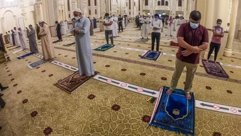 യു.എ.ഇ പള്ളികളിൽ റമദാനിൽ തറാവീഹ് നമസ്കാരത്തിന് അനുമതി യു.എ.ഇ പള്ളികളിൽ റമദാനിൽ തറാവീഹ് നമസ്കാരത്തിന് അനുമതി