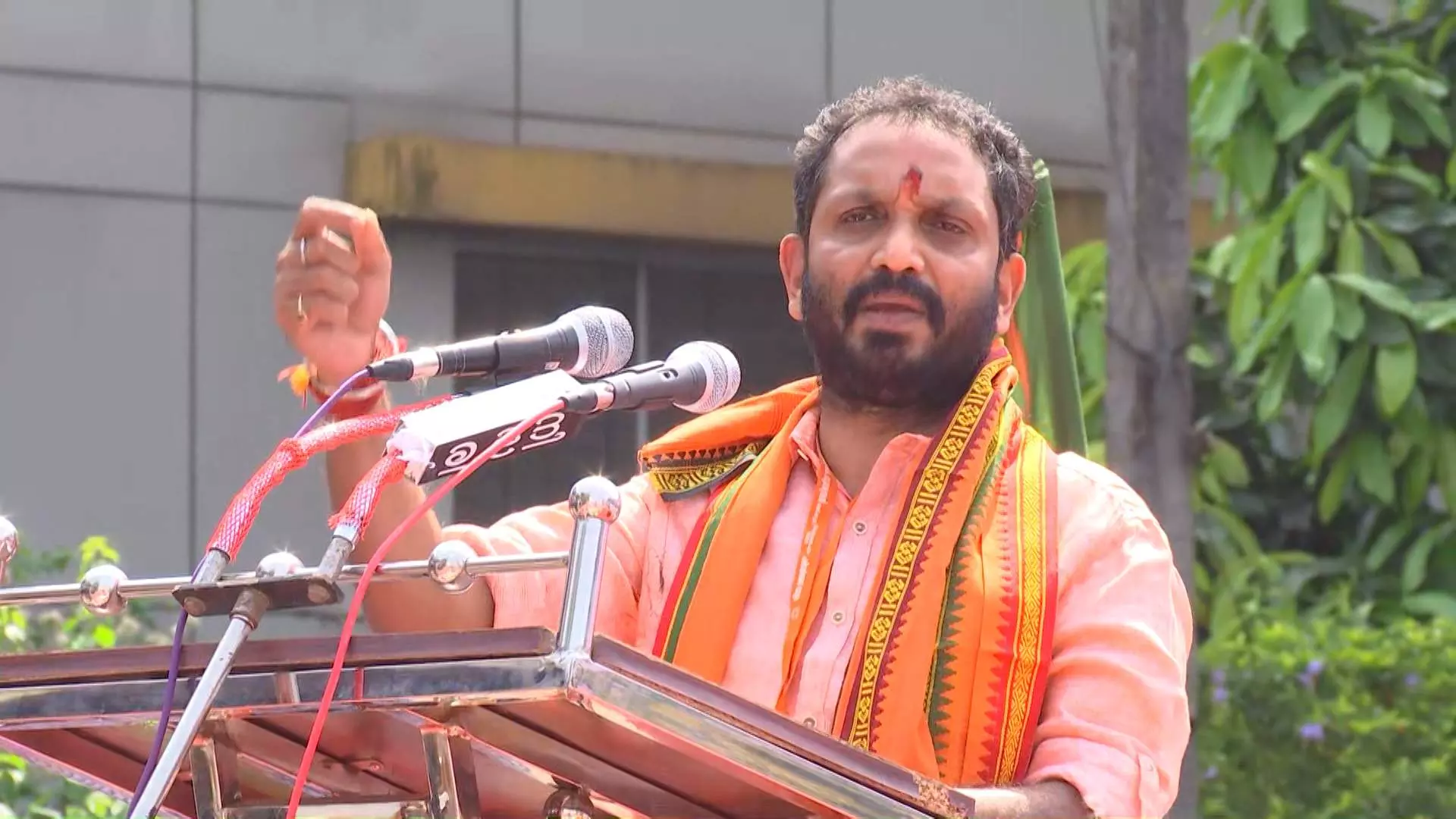 ശബരിമല പ്രചാരണ വിഷയമാക്കരുതെന്ന് പറയാന്‍ തെരഞ്ഞെടുപ്പ് കമ്മീഷന് അവകാശമില്ലെന്ന് സുരേന്ദ്രന്‍