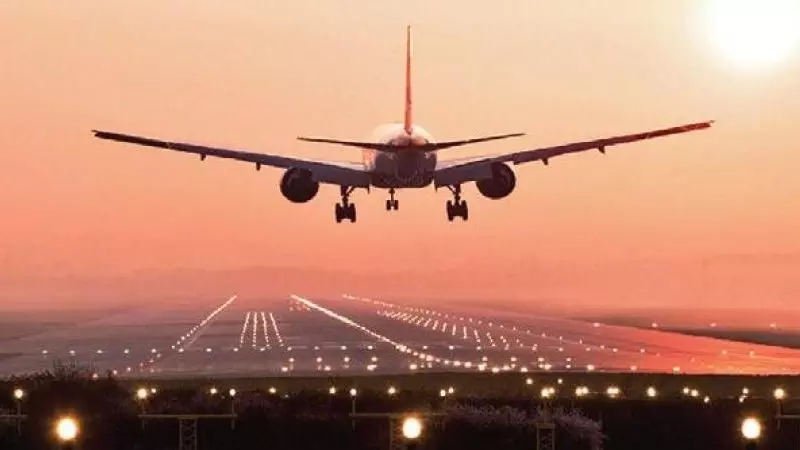 പ്രവാസികൾക്ക് ആശ്വാസം; ടിക്കറ്റ് തുക മടക്കി നൽകണമെന്ന് കേന്ദ്രസർക്കാർ പ്രവാസികൾക്ക് ആശ്വാസം; ടിക്കറ്റ് തുക മടക്കി നൽകണമെന്ന് കേന്ദ്രസർക്കാർ