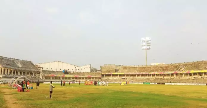 ബ്ലാസ്റ്റേഴ്സ് ഇനി കോഴിക്കോടും പന്ത് തട്ടും ബ്ലാസ്റ്റേഴ്സ് ഇനി കോഴിക്കോടും പന്ത് തട്ടും