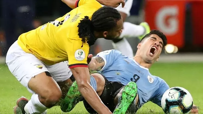 സുവാരസും കവാനിയും ഗോളടിച്ചു; ഇക്വഡോറിനെ തകര്ത്ത് ഉറുഗ്വെ സുവാരസും കവാനിയും ഗോളടിച്ചു; ഇക്വഡോറിനെ തകര്ത്ത് ഉറുഗ്വെ